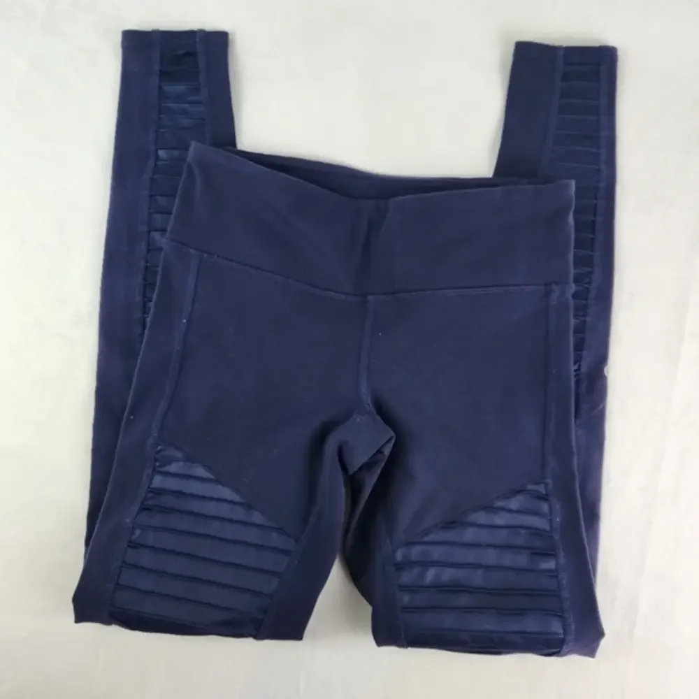 ALO Moto Navy Leggings Size X-Small Glossy‎ Stretch Moisture Wicking Mesh Detail